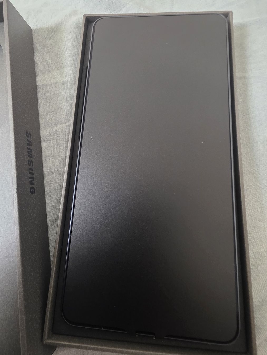 Samsung Telefoni cellulari / Smartphones: Samsung Galaxy S26 Ultra 1TB – Nuovo (secondo la descrizione) da Basel venduto da Nora2020 5