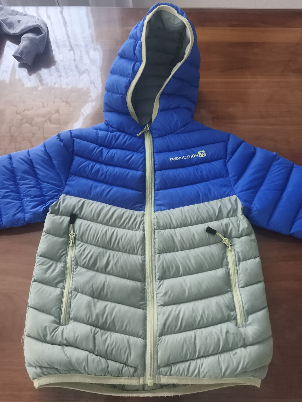 Trevolution Jacken & Mäntel: leichte Daunenjacke Gr 122 – Gebraucht aus Moosseedorf von Lileja