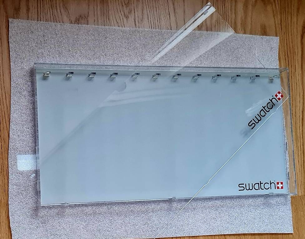 Vetrine: SWATCH Sammelvitrine – Usato da Arlesheim venduto da Reszum 2