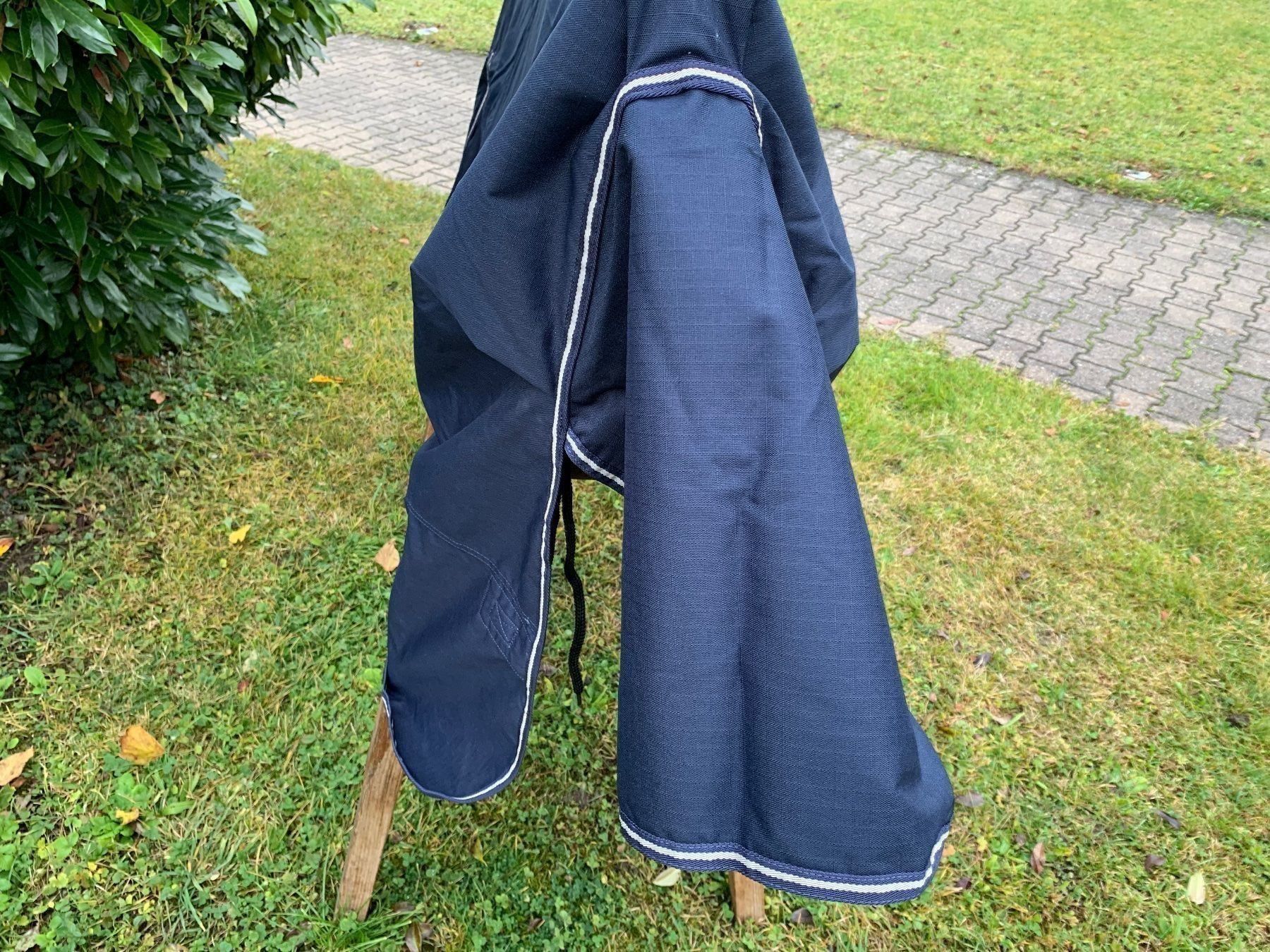 Carrozze: schöne dunkelblaue Weidedecke – Usato da Feldbach venduto da Olive1 3