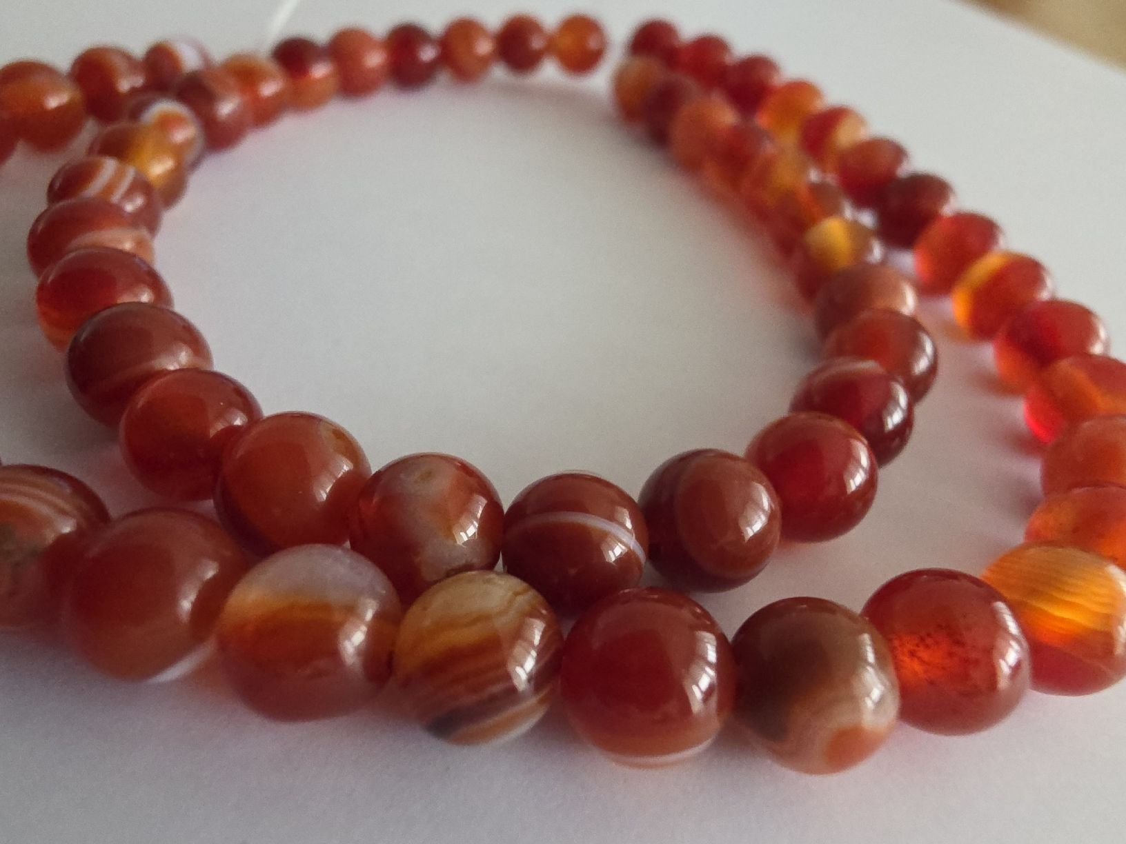Minerali & Pietre curative: Sardonyx rot 6mm. Strang – Nuovo e nell'imballaggio originale da Menziken venduto da Mirager