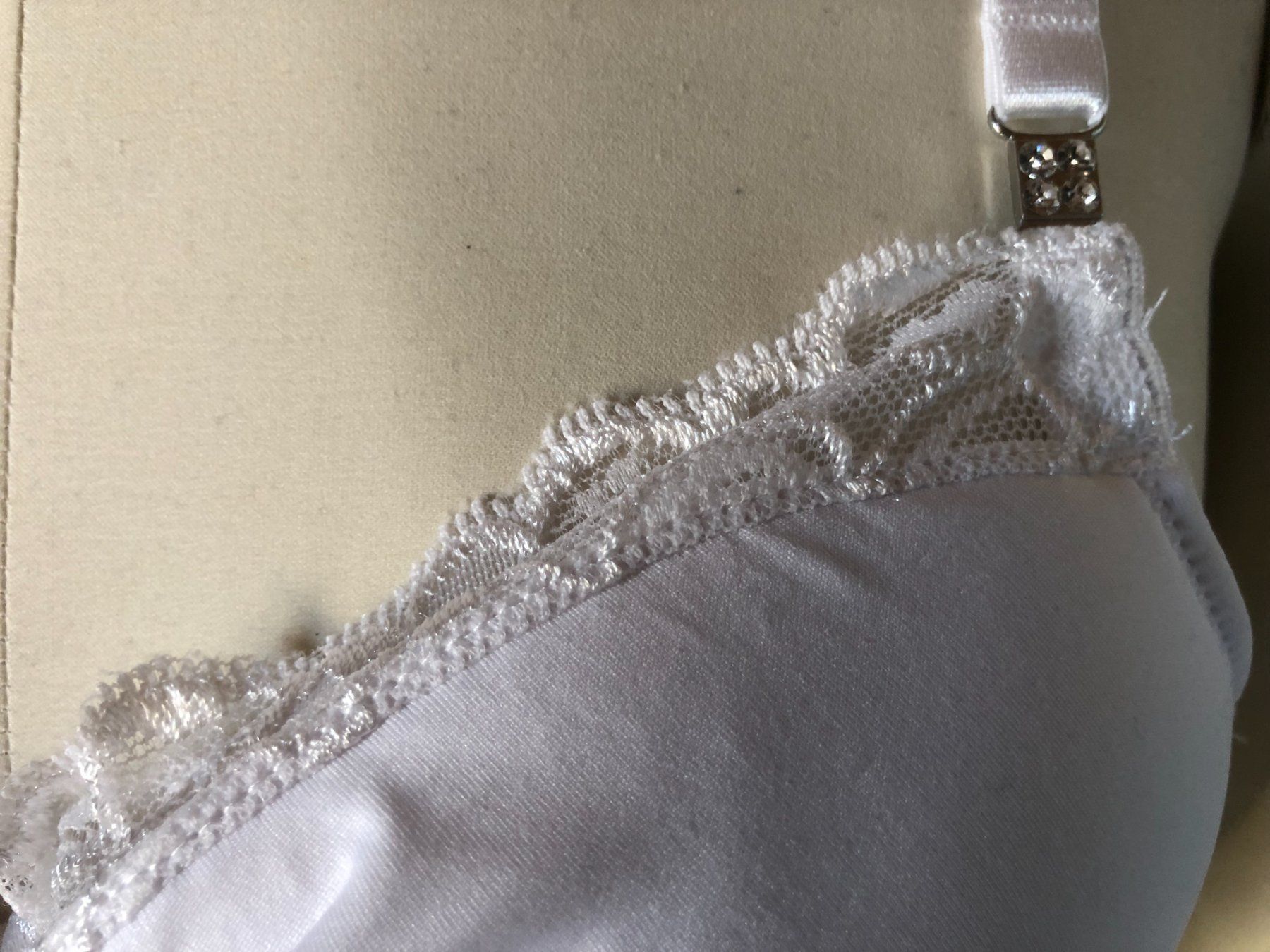 Sonstige Unterwäsche: BH weiss von BODYFLIRT – Neu (gemäss Beschreibung) aus Contra von Oly_93 1