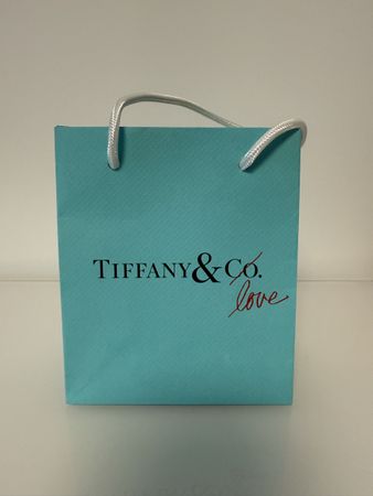 Tiffany & Co. Tragetasche mit "Love" Aufschrift