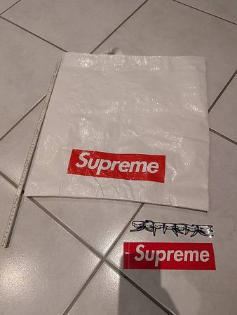 Supreme sac 50x45cm + autocollants