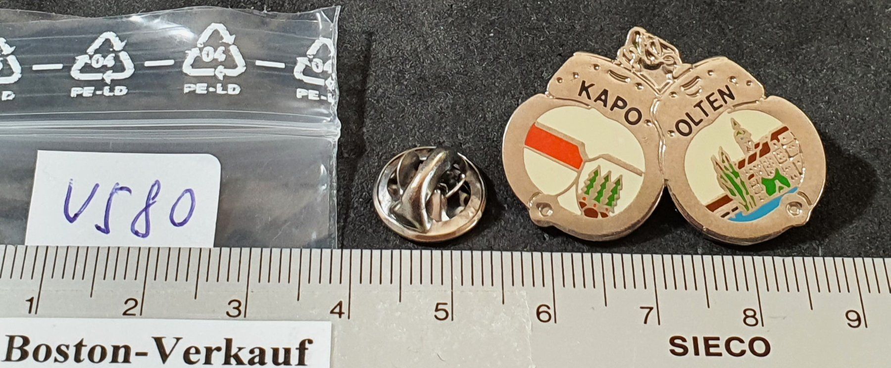 Placchette & Badge: V580 - Pin KAPO Kantons polizei OLTEN Handschellen – Usato da Reinach BL venduto da Boston-Verkauf 1