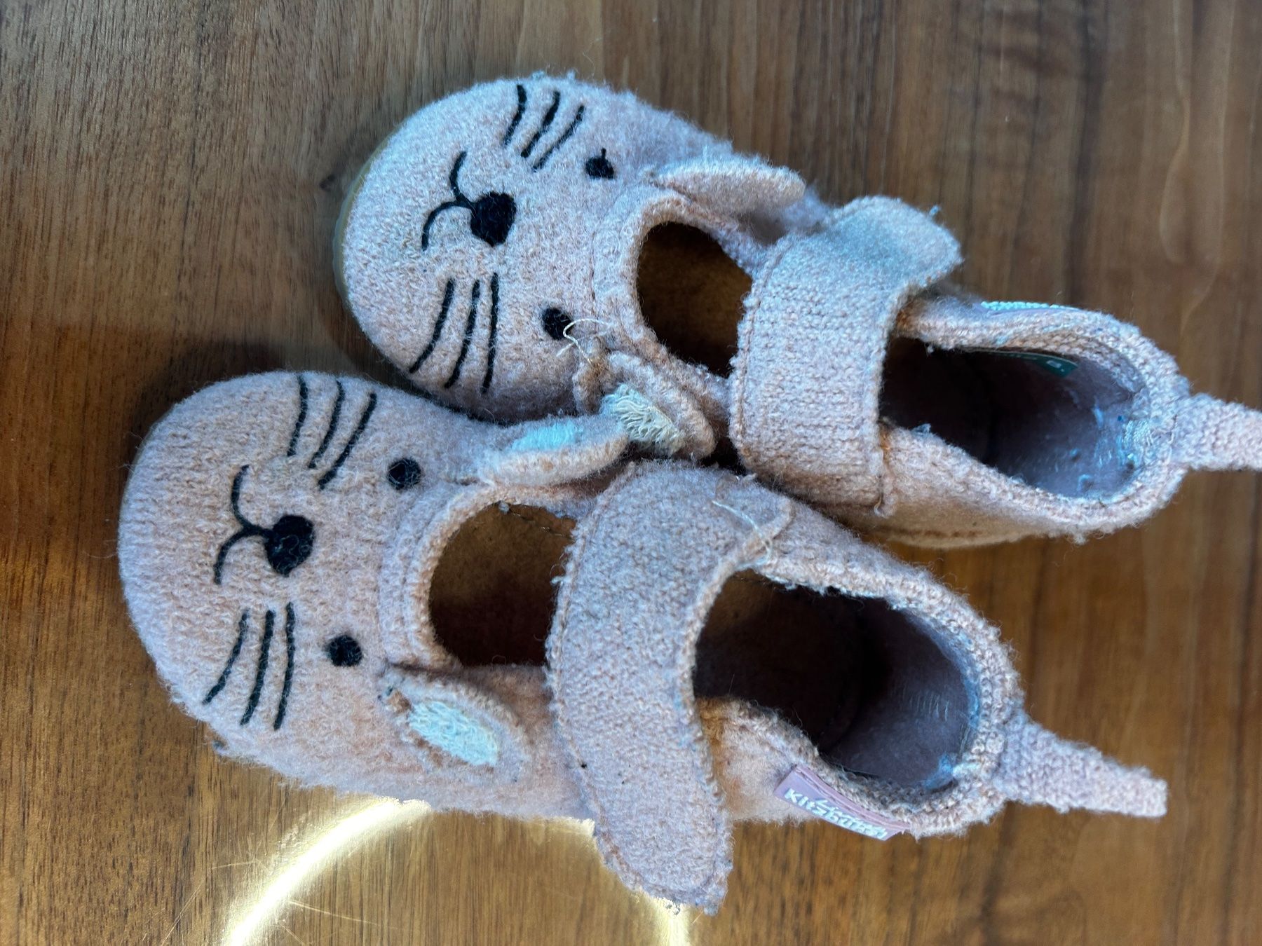 Schuhe für Mädchen: Living Kitzbühel Hausschuhe – Gebraucht aus Ermatingen von ann_y78b