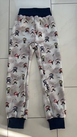 Fleece Thermo Pumphose mit Ninja Gr. 122/128 Neu