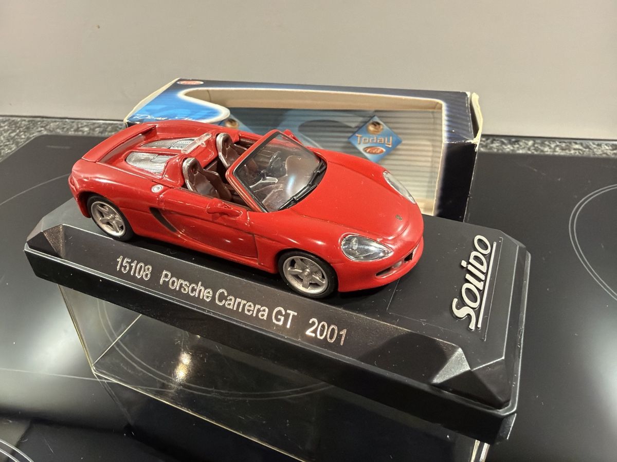 Solido Modellautos: Porsche Carrera GT rot - 1/43 - Solido – Neu (gemäss Beschreibung) aus Wolfwil von Rolex1 3