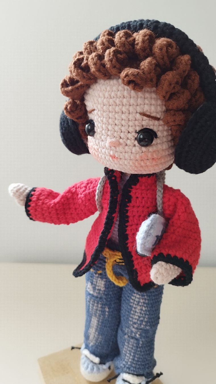 Bambole: Handmade Crochet Boy Doll with Accessories - New - – Nuovo e nell'imballaggio originale da Arnex-sur-Orbe venduto da can_97vn 4