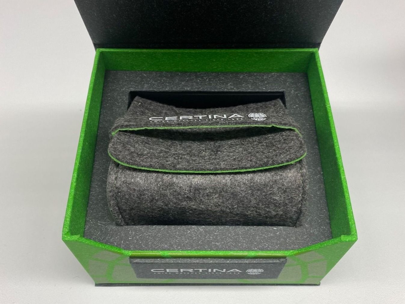 Certina Orologi: CERTINA Uhrenbox mit Zubehör – Nuovo (secondo la descrizione) da St. Gallen venduto da galluswatches 3