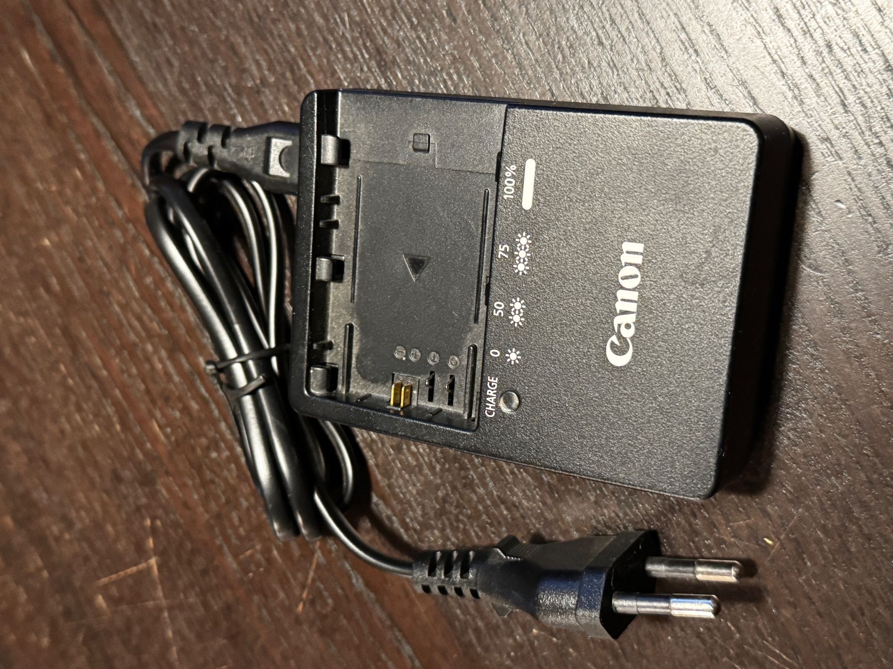 Canon Appareil photo: Kamera Canon EOS 90D, Objektiv EFS 60mm – D'occasion à Trimstein par sab_j6rf 7