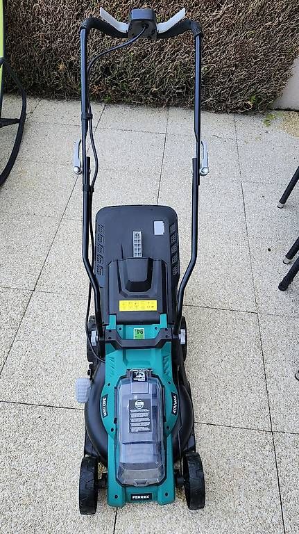 Rasenmäher: A vendre tondeuse Électrique sans fil Ferrex – Gebraucht aus Lausanne 26 von mia_262l