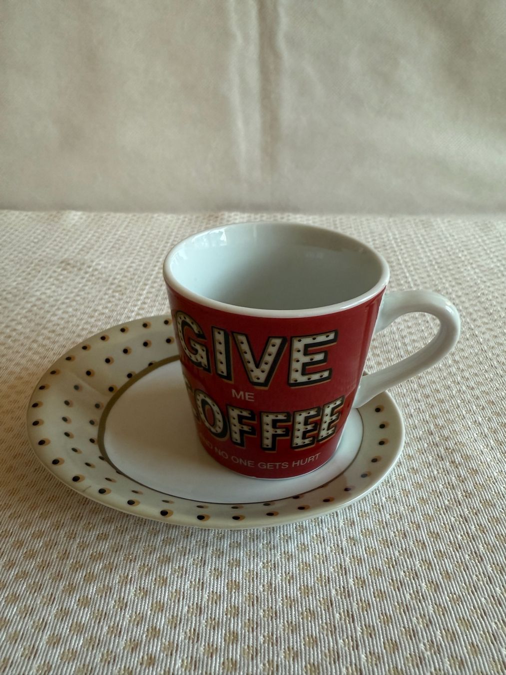 Tazze: OMG - Sofia Tendeiro - tasse espresso – Usato da Sion venduto da accroshoes 2