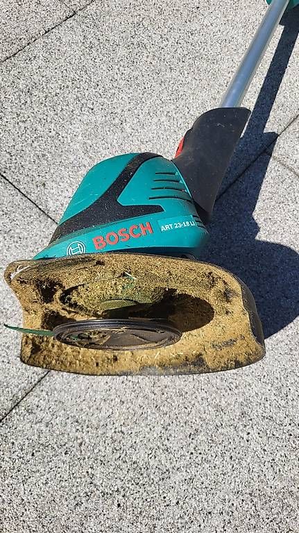 Bosch Tutti gli attrezzi: Bosch Akku Rasentrimmer – Usato da Mönchaltorf venduto da guka7 1
