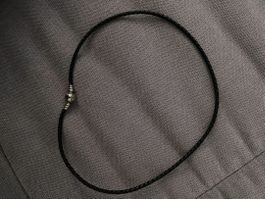 bracelet / tour de cou pandora 44cm