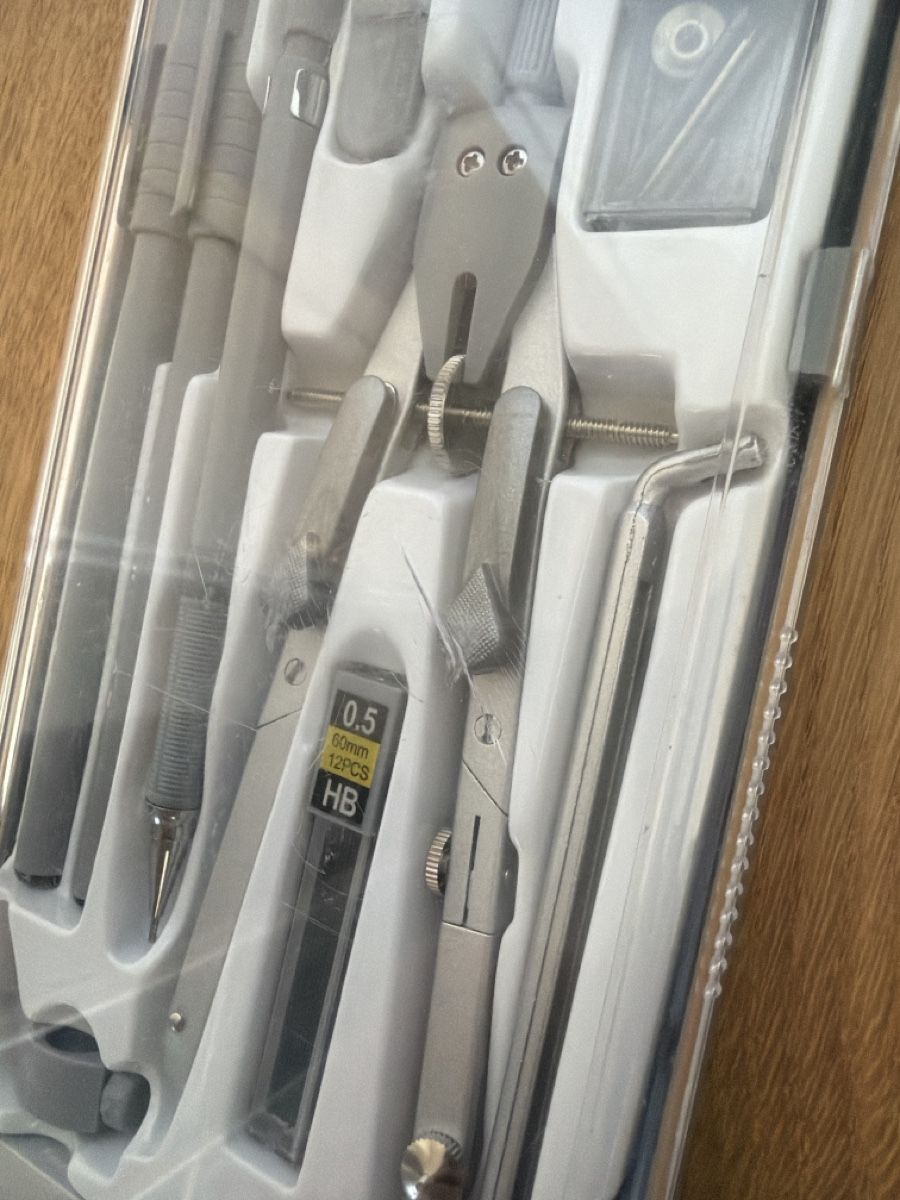Penna & Evidenziatori: Neuwertiges Geometrie Set, Mahlset – Usato da Therwil venduto da tob_xh85 1