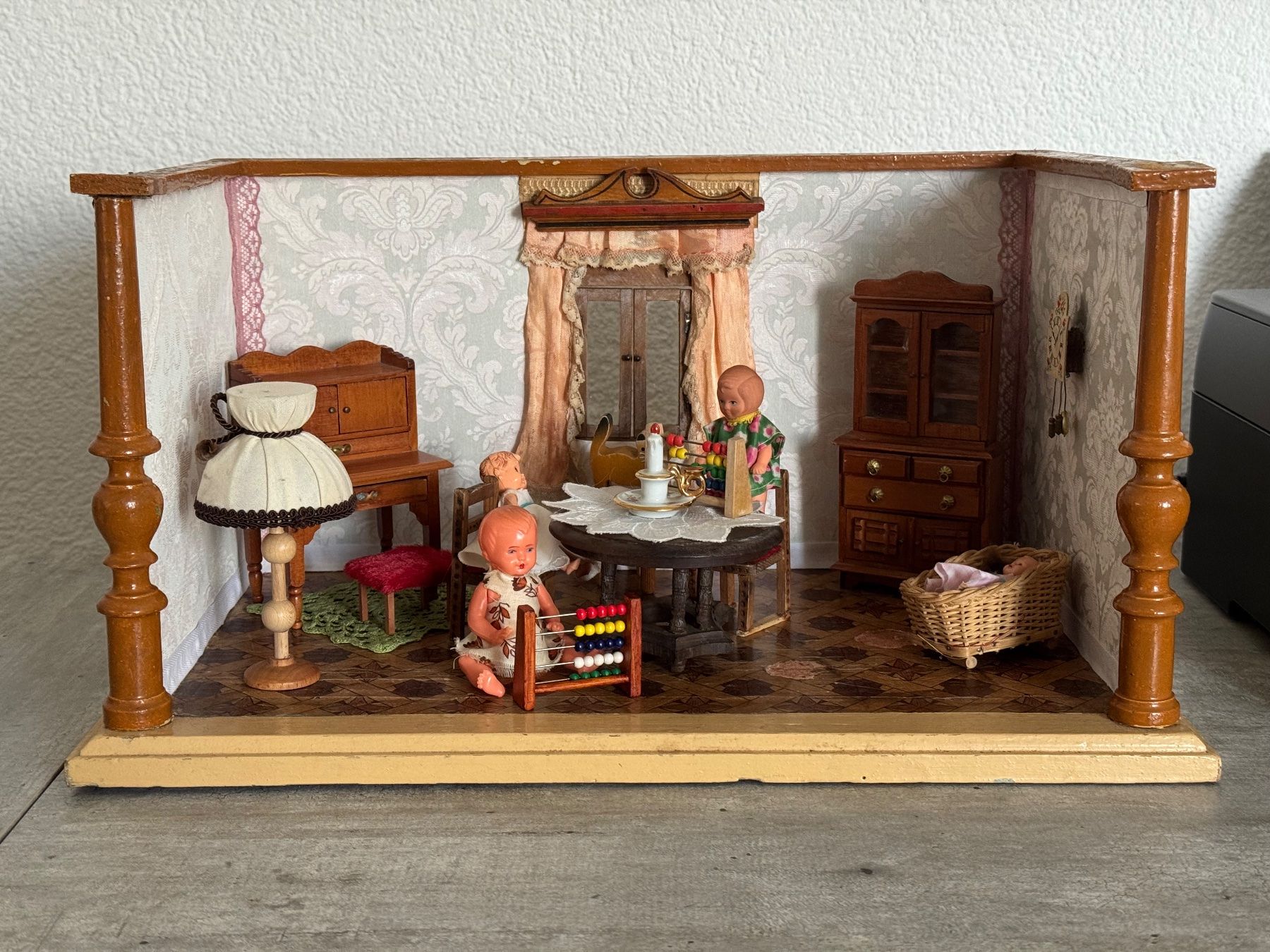 Case e mobili per bambole: Alte Puppenstube / Puppenhaus – Usato da Neuendorf venduto da Sternenzauber17