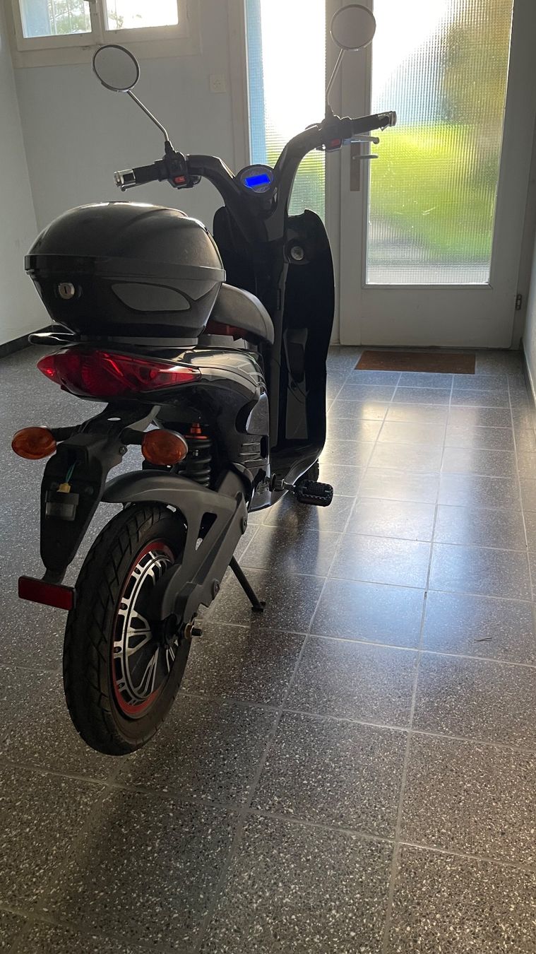 Veicoli elettrici: Vespino Elektro Roller – Usato da zürich venduto da khouya01 7