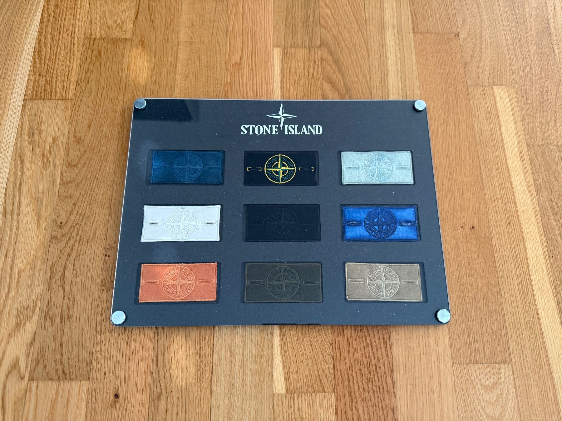 Poster & Bilder: Stone Island Liebhaber Bild – Einzigartig – Neu (gemäss Beschreibung) aus Recherswil von Noname1 1