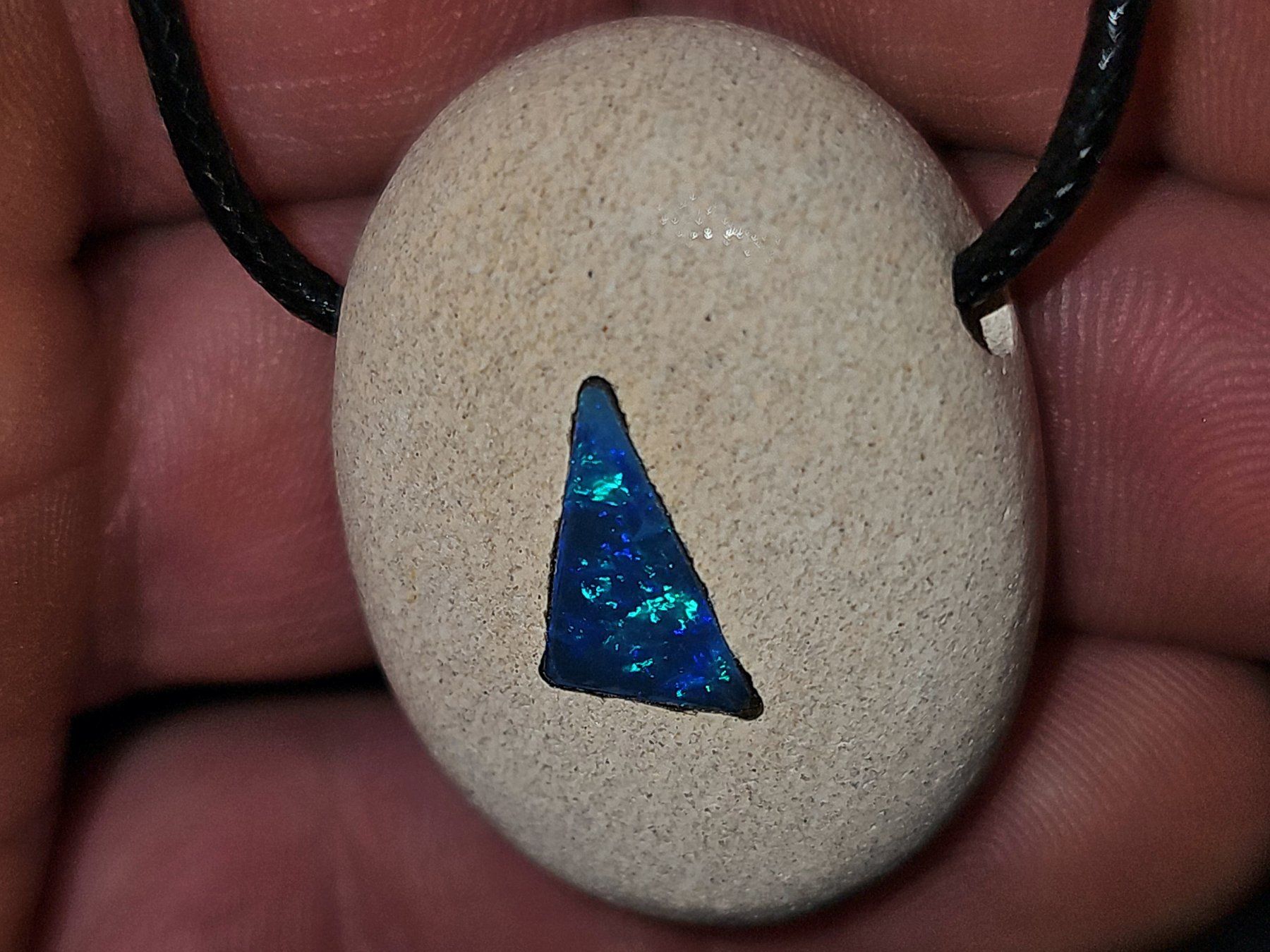 Edelsteine: Grosser Sandstein Anhänger mit Australischem Opal Inlay – Neu und originalverpackt aus Uerkheim von Winwinner 5