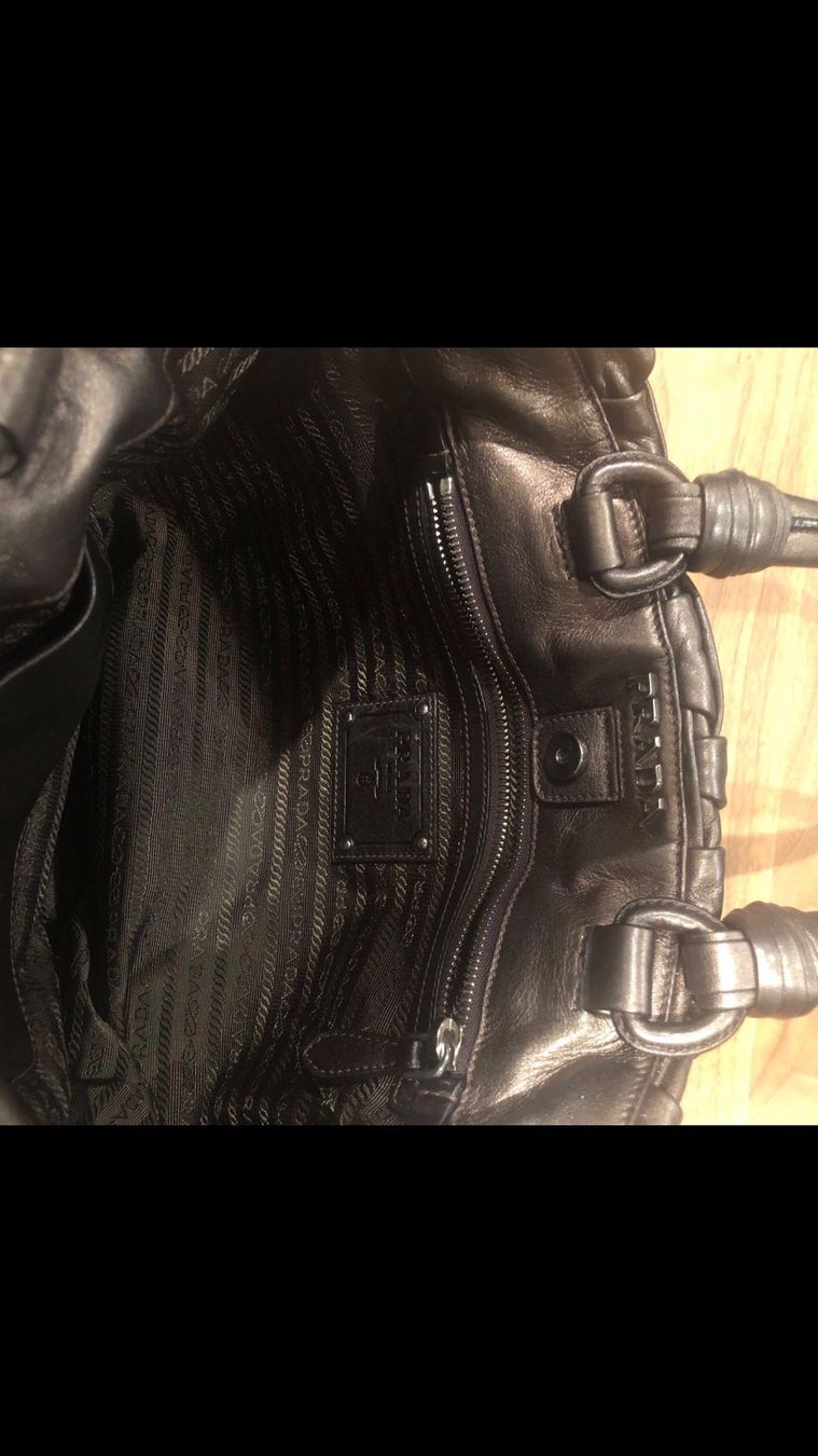 Prada Taschen für Damen: Prada Handtasche braun glänzend – Gebraucht aus Zug von Marika33 3