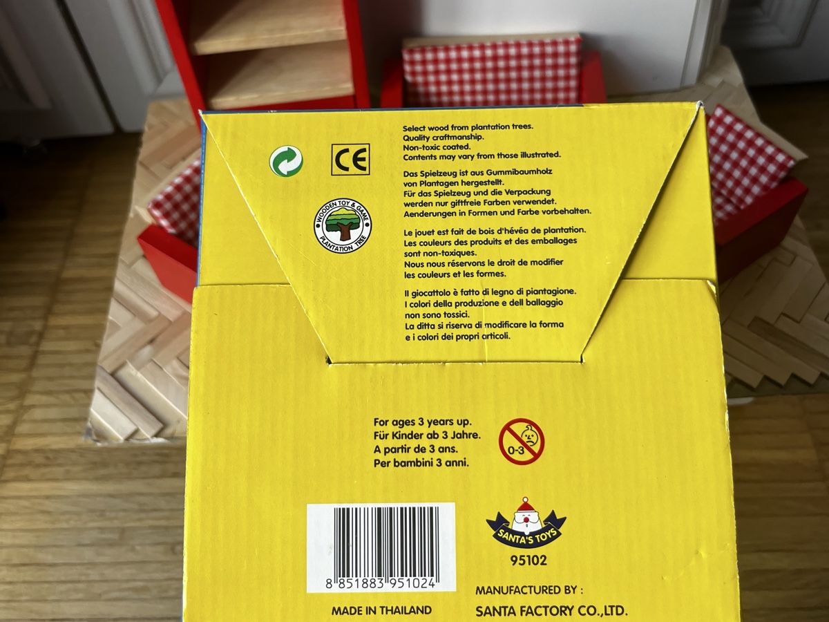 Case e mobili per bambole: Puppenmöbel aus Holz – Usato da Brugg AG venduto da Faint.Memory 5