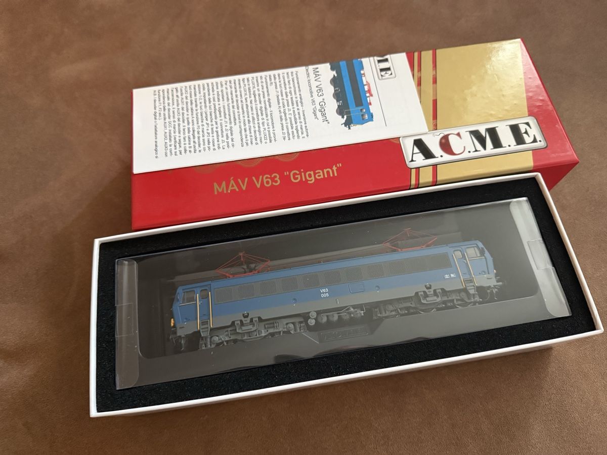 ACME Modellini di ferrovie: ACME 60661 MAV V63 UNGARN NEU – Nuovo e nell'imballaggio originale da Zürich venduto da Volanbusz