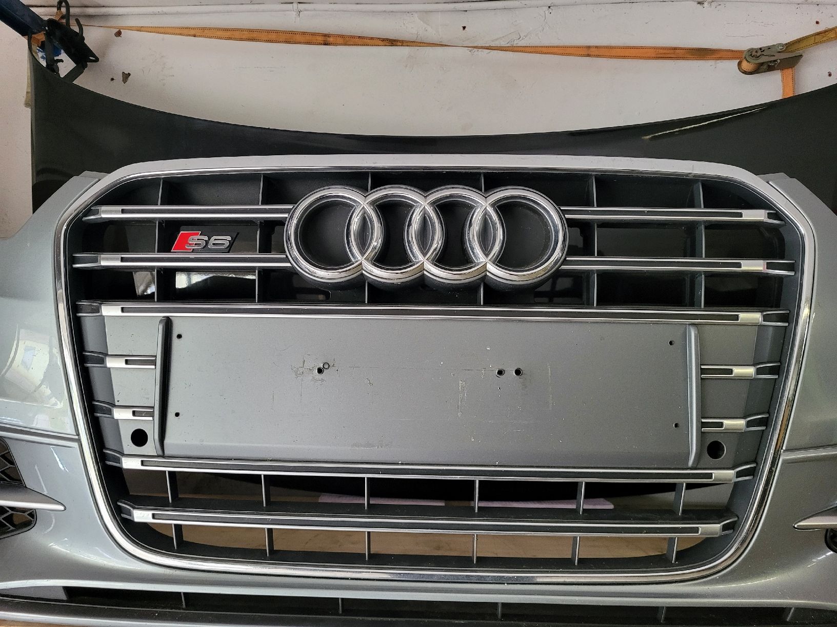 Audi Tutti pezzi di ricambio auto: Audi S6 A6 C7 Kühlergrill – Usato da Arnegg venduto da beda11