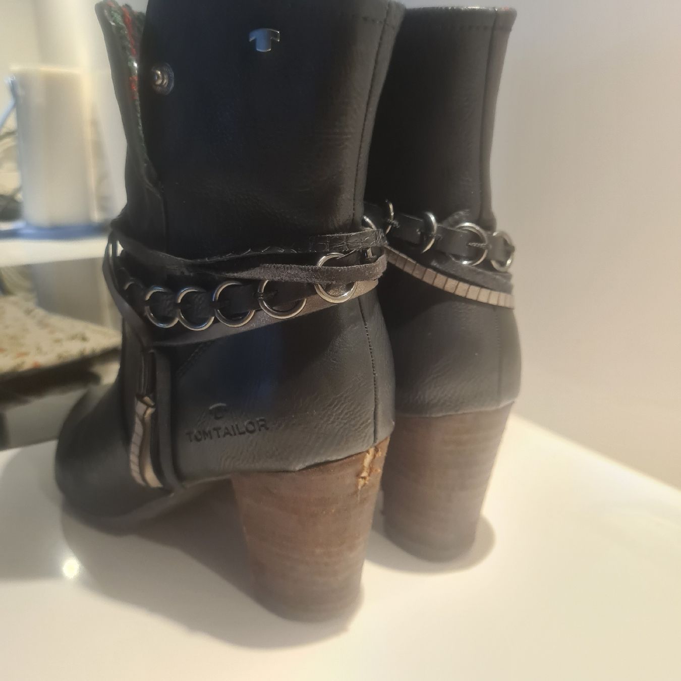 Tom Tailor Scarpe da donna: TOM TAILOR Stiefeletten Gr. 36 Braun – Usato da Steinen venduto da turbogeiss99 9
