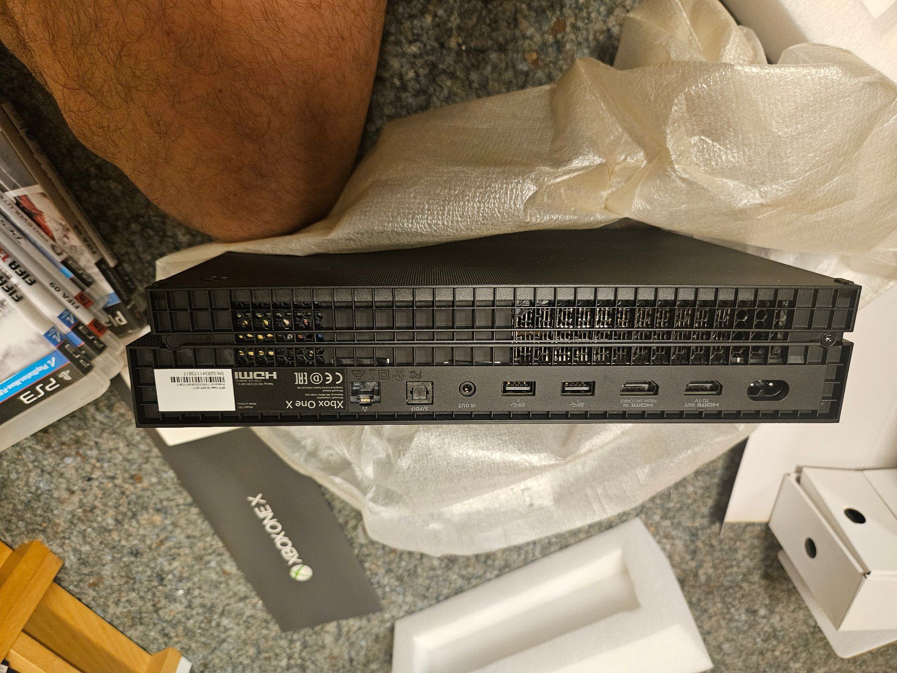 Microsoft Konsolen: Xbox One X 1TB Konsole mit Controller und OVP – Gebraucht aus Hindelbank von GameBoy1981 1