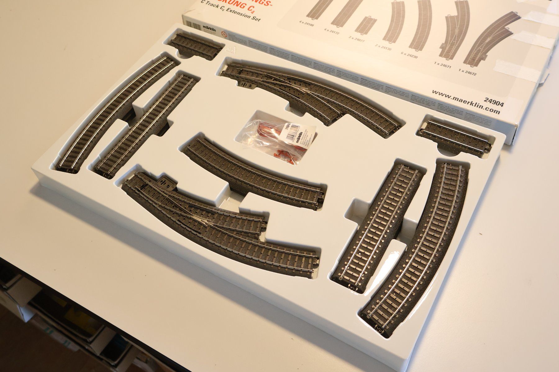 Märklin Modellini di ferrovie: Märklin Digital Weichen + C-Gleis Set 24904 - NP: 200.- – Usato da Winterthur venduto da Monstera 3