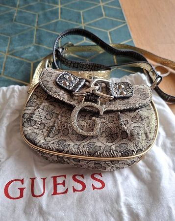 GUESS Handtasche Monogram inkl. Staubtasche - sehr gepflegt