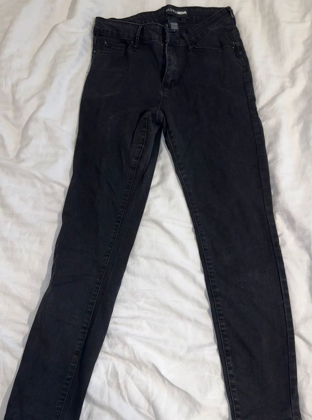 Hosen: Schwarze Fashion Nova Jeans, Grösse 38 – Gebraucht aus Zürich von lak_fr2n