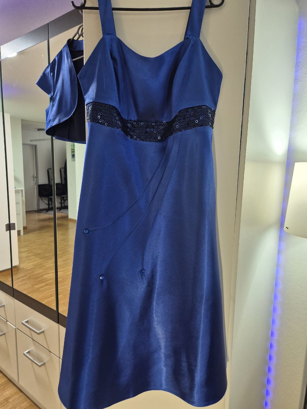 Kleider: Abendkleid – Gebraucht aus Kriens von Renia05 2
