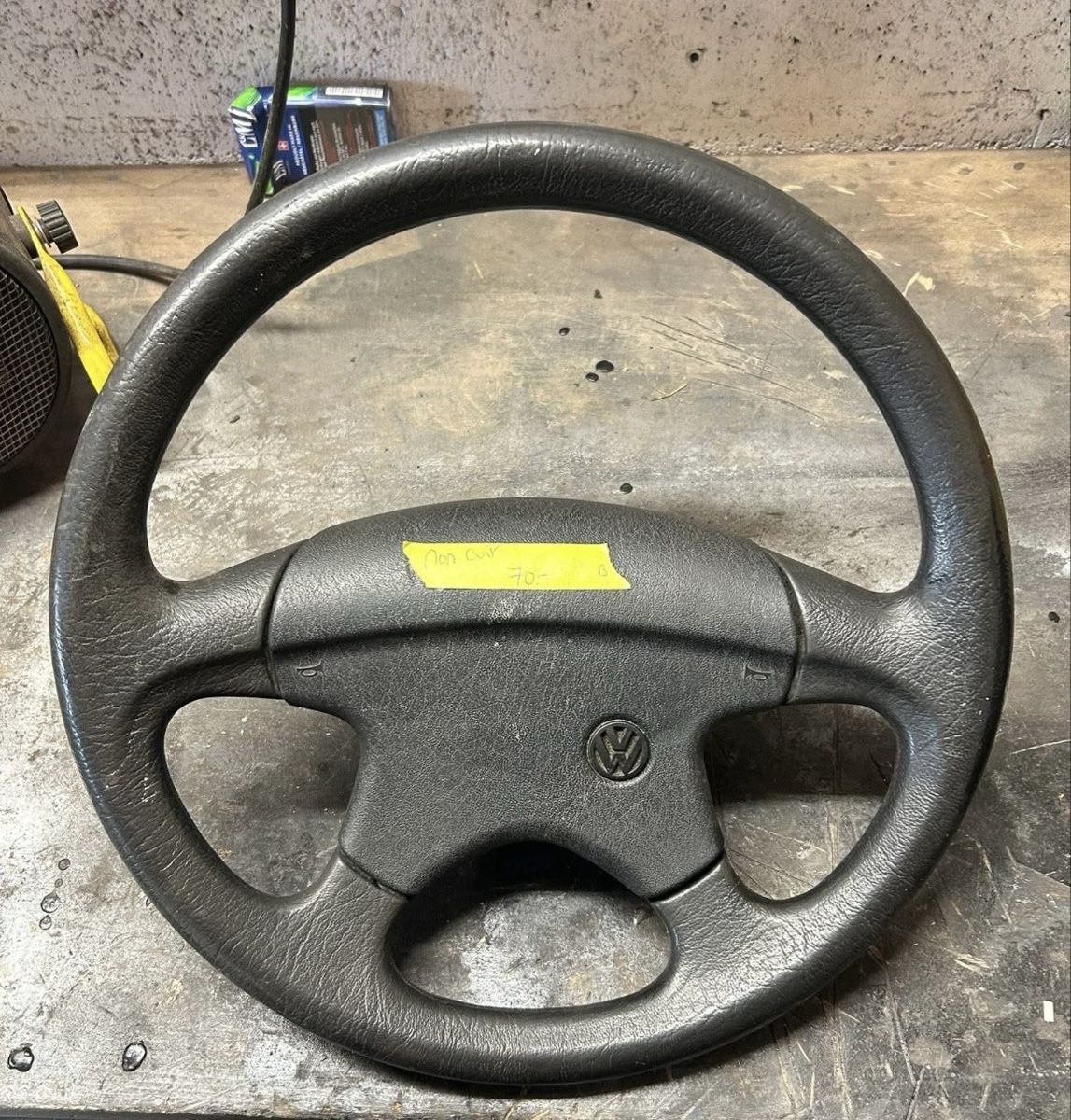 Volkswagen Tutti pezzi di ricambio auto: Volant VW golf 3/vento – Usato da Muraz (Collombey) venduto da Wolfdog1978