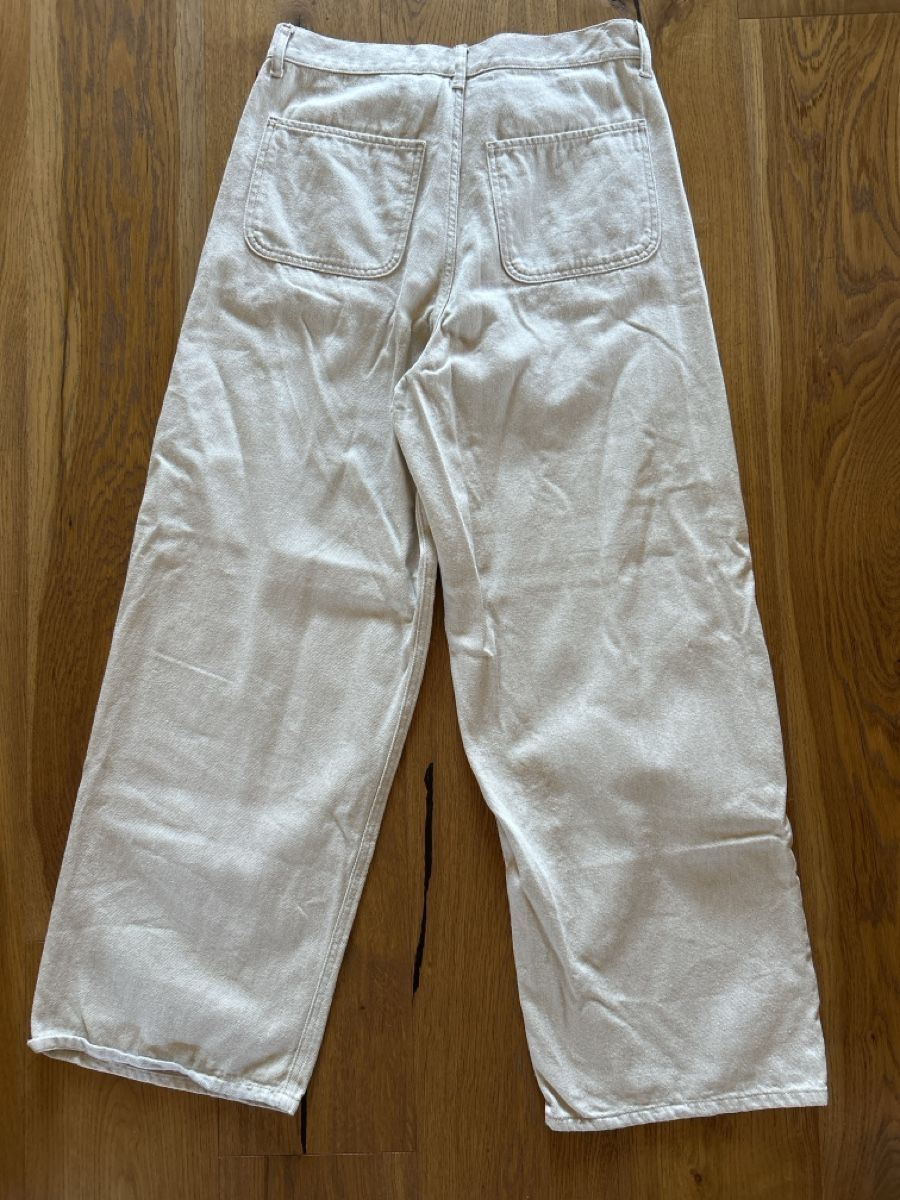 Weekday Pantalons: Pantalon weekday beige – D'occasion à Morrens VD par k2j_7j9g 1