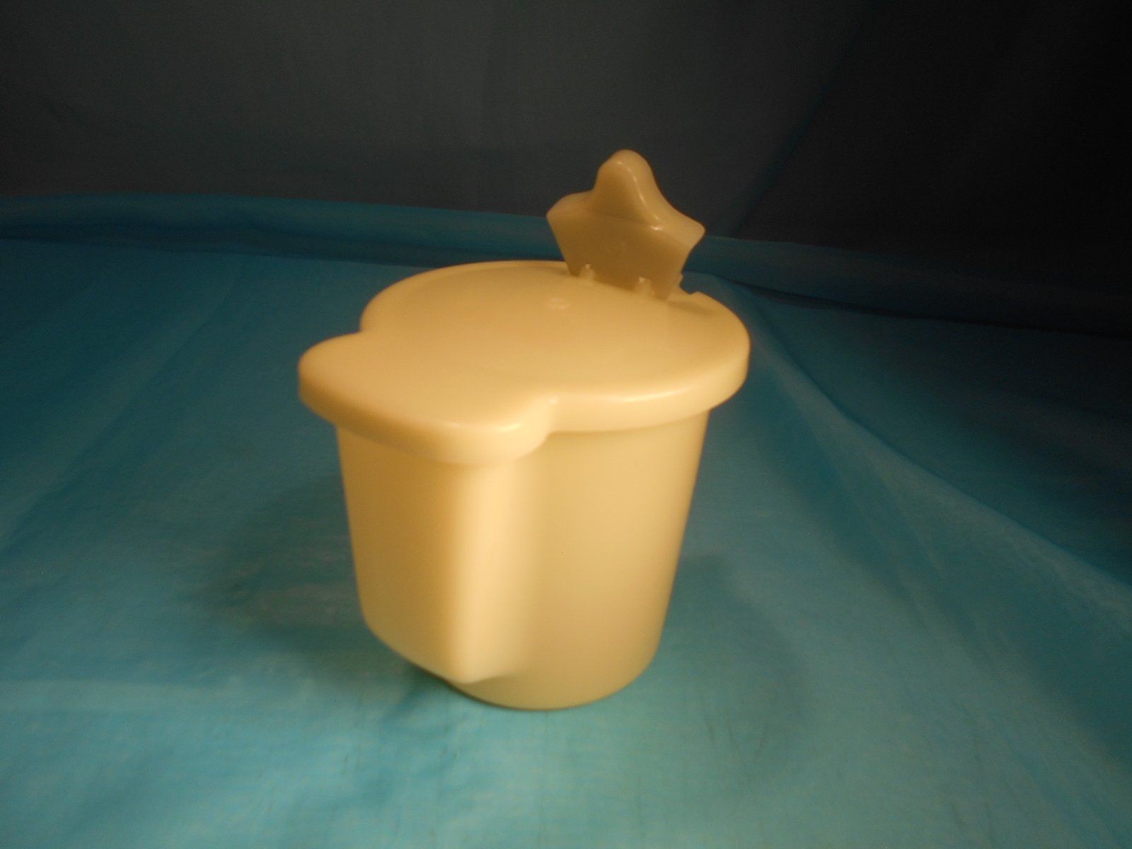 Tupperware Contenitori & Simili: Tupperware Milchkännchen, Vintage, England, hellgelb – Nuovo (secondo la descrizione) da Bellach venduto da JingleCherry 3