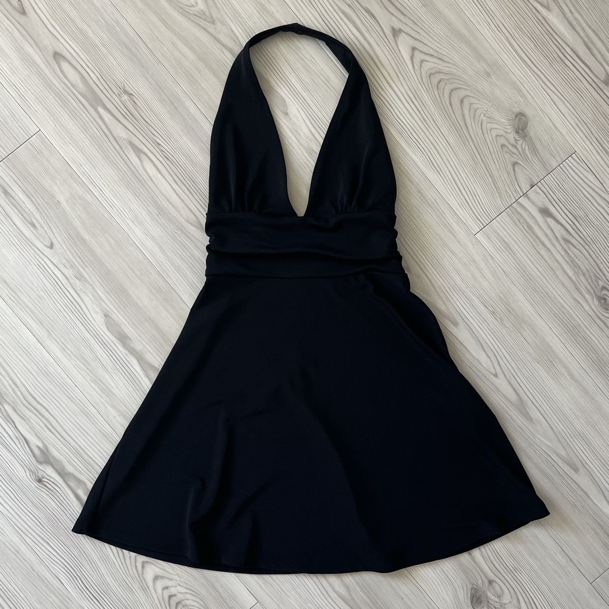 Zara Vestiti: Schwarzes Neckholder Kleid – Usato da Basel venduto da Ankerkettenring