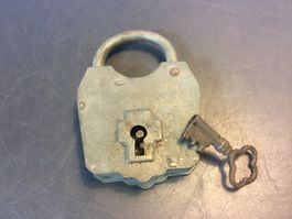 Altes Vorhängeschloss mit Schlüssel Antik Deko