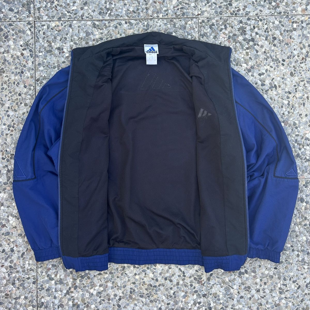 Adidas Jacken: Vintage Adidas embroidered dark blue jacket – Gebraucht aus brent von fukusapes 3