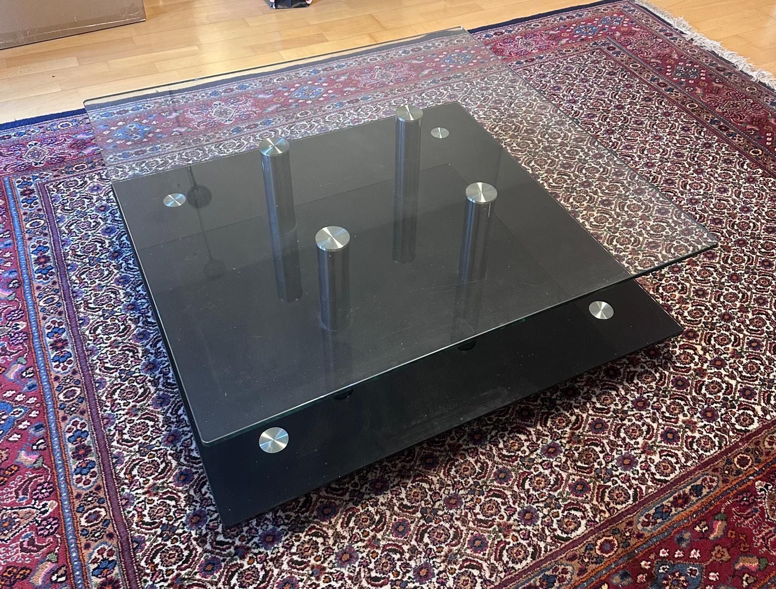Tische: Couchtisch Glas schwarz 90x90cm – Gebraucht aus Zürich von jan_kw7k
