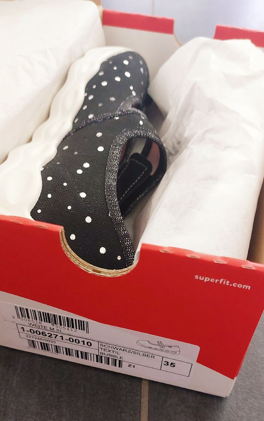 Superfit Scarpe per ragazzi: Kinder Finken/Hausschuhe, Superfit, Gr. 35 - NEU – Nuovo e nell'imballaggio originale da Meiringen venduto da zat_v9tn 1