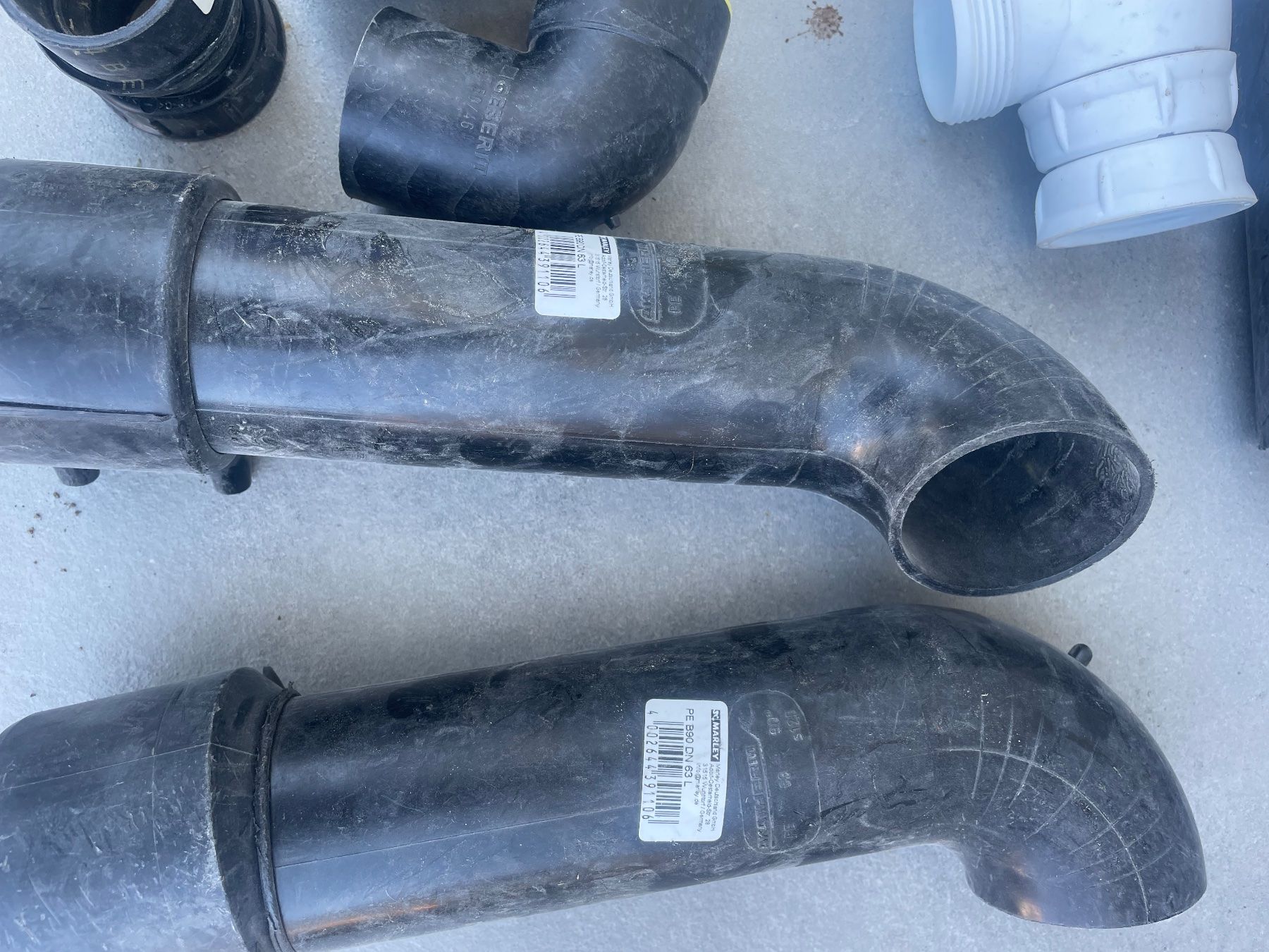 Ferramenta: Manchons  Geberit raccords divers et coudes – Usato da Bex venduto da ymaarfi 1