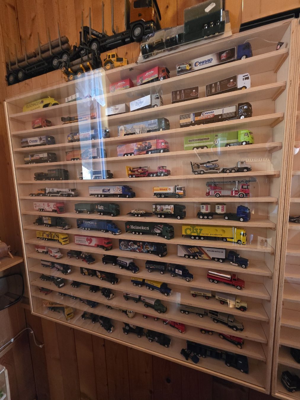 Kit di modellismo & Modellini statici: Modell-Vitrine(n) mit LKW-Modellen Gr. H0 – Nuovo (secondo la descrizione) da Biel/Bienne venduto da bos_9xbb