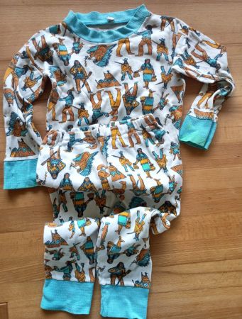 Pijama mit Indianer Muster für Jungs von ca. 3 - 5 jährig