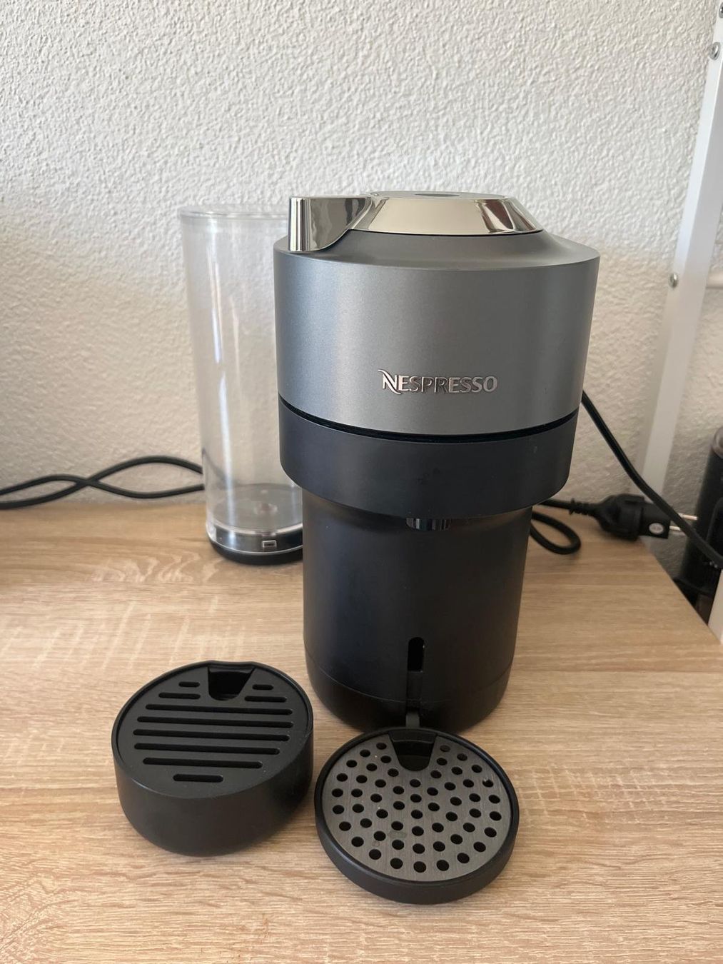 Nespresso Kaffeemaschinen & Espressomaschinen: Machine Nespresso – Gebraucht aus Bern von gaelle_m