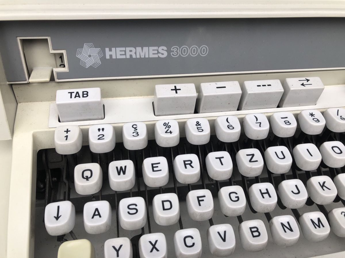 Schreibmaschinen: Vintage  Machine à écrire HERMES 3000 – Gebraucht aus Biel-Bienne von alos07 1