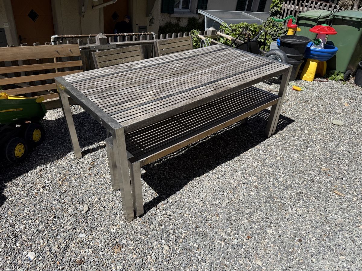 Set di tavolo e panche: Tisch, Stühle – Usato da Chur venduto da detyqr 2
