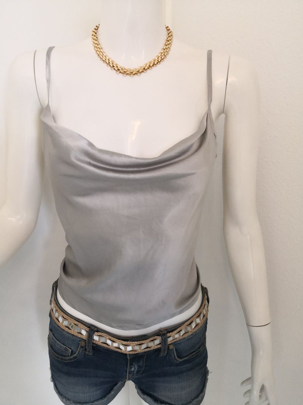 Mango Top: 🤩MANGO TOP SATIN SILBER – Usato da Olten venduto da Naja-Twins-Twins 9