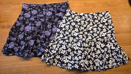 Zwei Hosenröcke Zara und Pull&Bear mit Blumenmuster / Gr. S